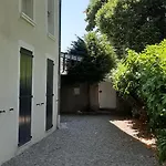 דירה Les Glycines, Au Calme Dans Batisse De Maitre Proche Du Centre Parking Gratuit דינייה-לה-בן