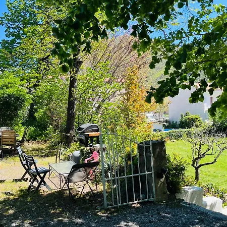 Les Glycines, Au Calme Dans Batisse De Maitre Proche Du Centre Parking Gratuit Digne-Les-Bains