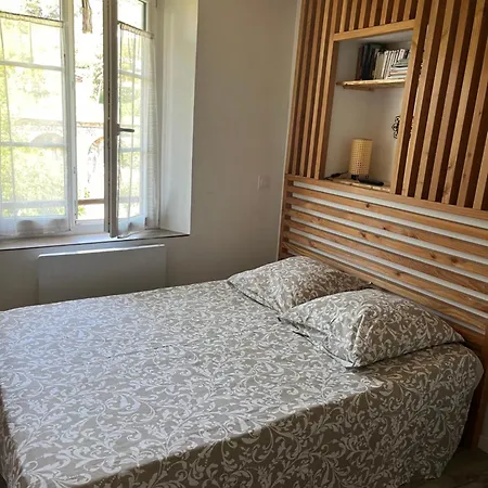 Apartamento Les Glycines, Au Calme Dans Batisse De Maitre Proche Du Centre Parking Gratuit Digne-les-Bains