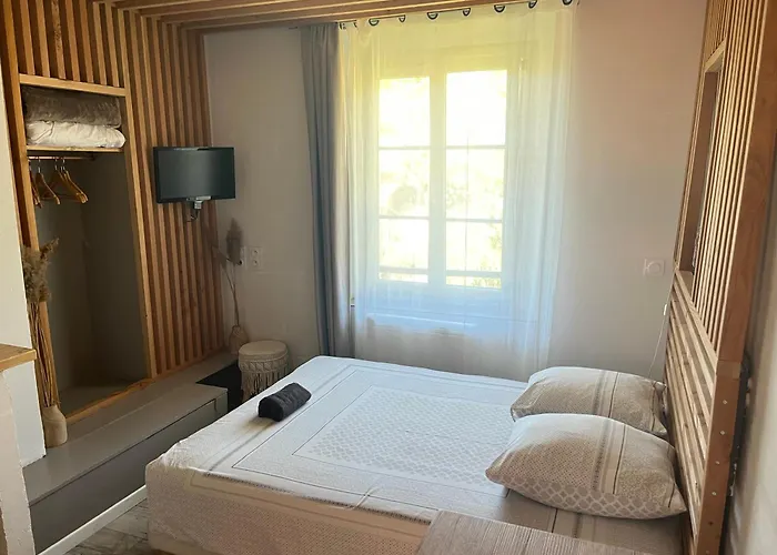 Les Glycines, Au Calme Dans Bâtisse De Maître Proche Du Centre Parking Gratuit Digne-les-Bains